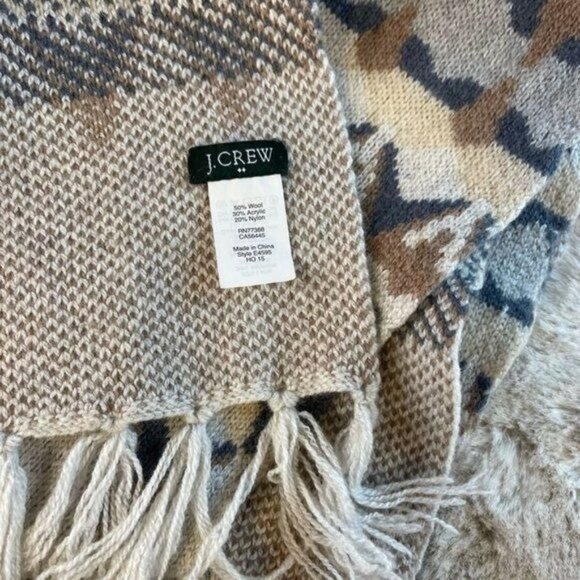 J. Crew Women's Scarf Shawl Stall Wrap Wool Blend Fair Isle Gray Beige - Picture 3 of 6